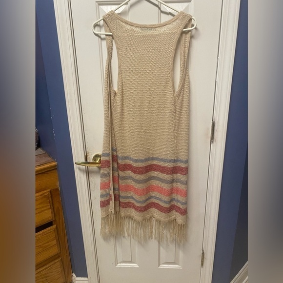 Maurices Crochet Sleeveless Cardigan Duster Size M Open Front Beige
B61b - Picture 5 of 5